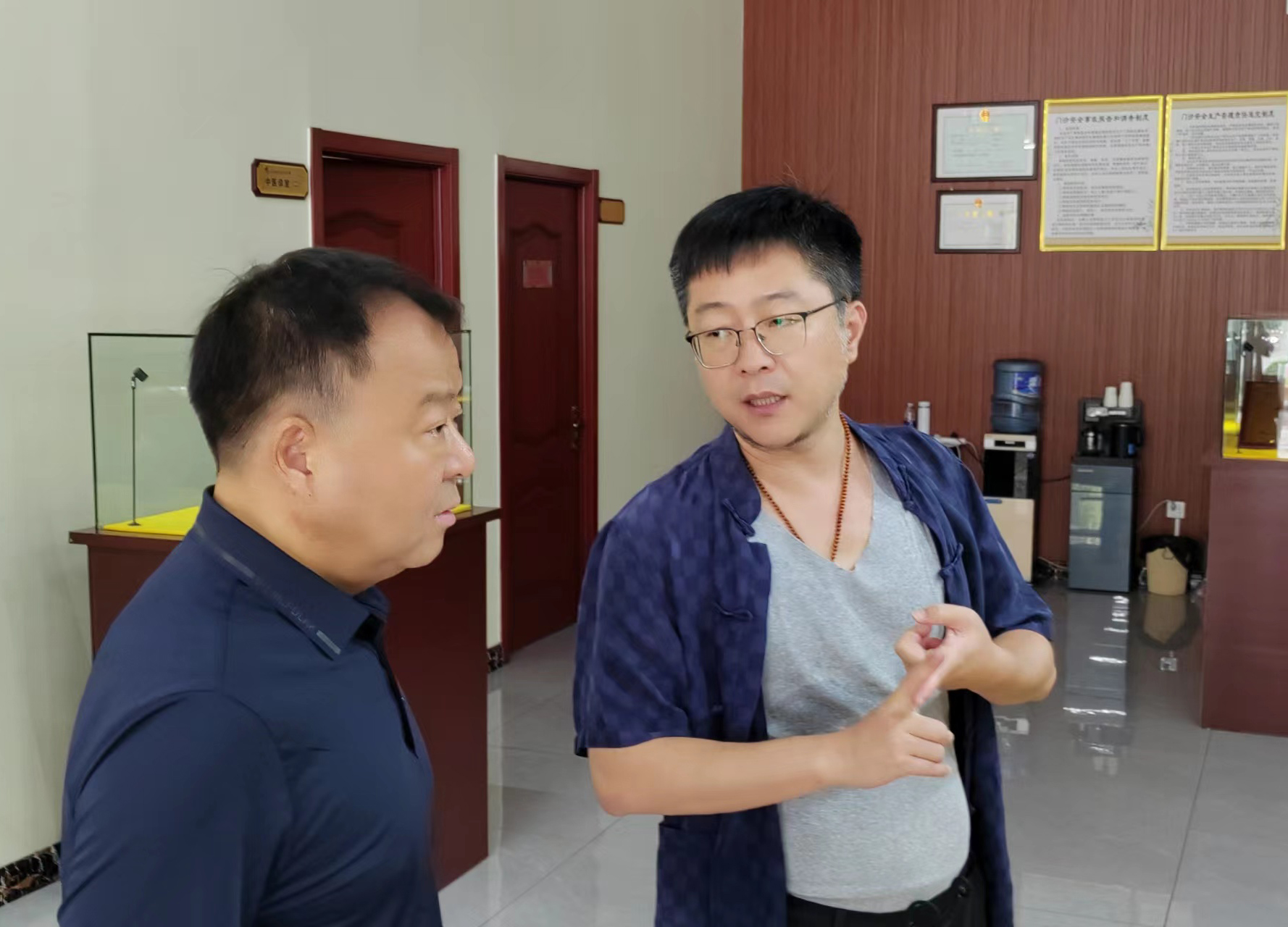 苗姑娘食品有限公司董事長何慶洪來公司考察